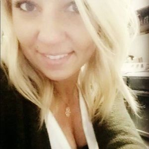 Meet your Posher, Dana